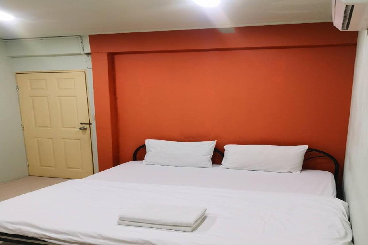 Freesia Saladaeng Silom Apartments กรุงเทพมหานคร ภายนอก รูปภาพ