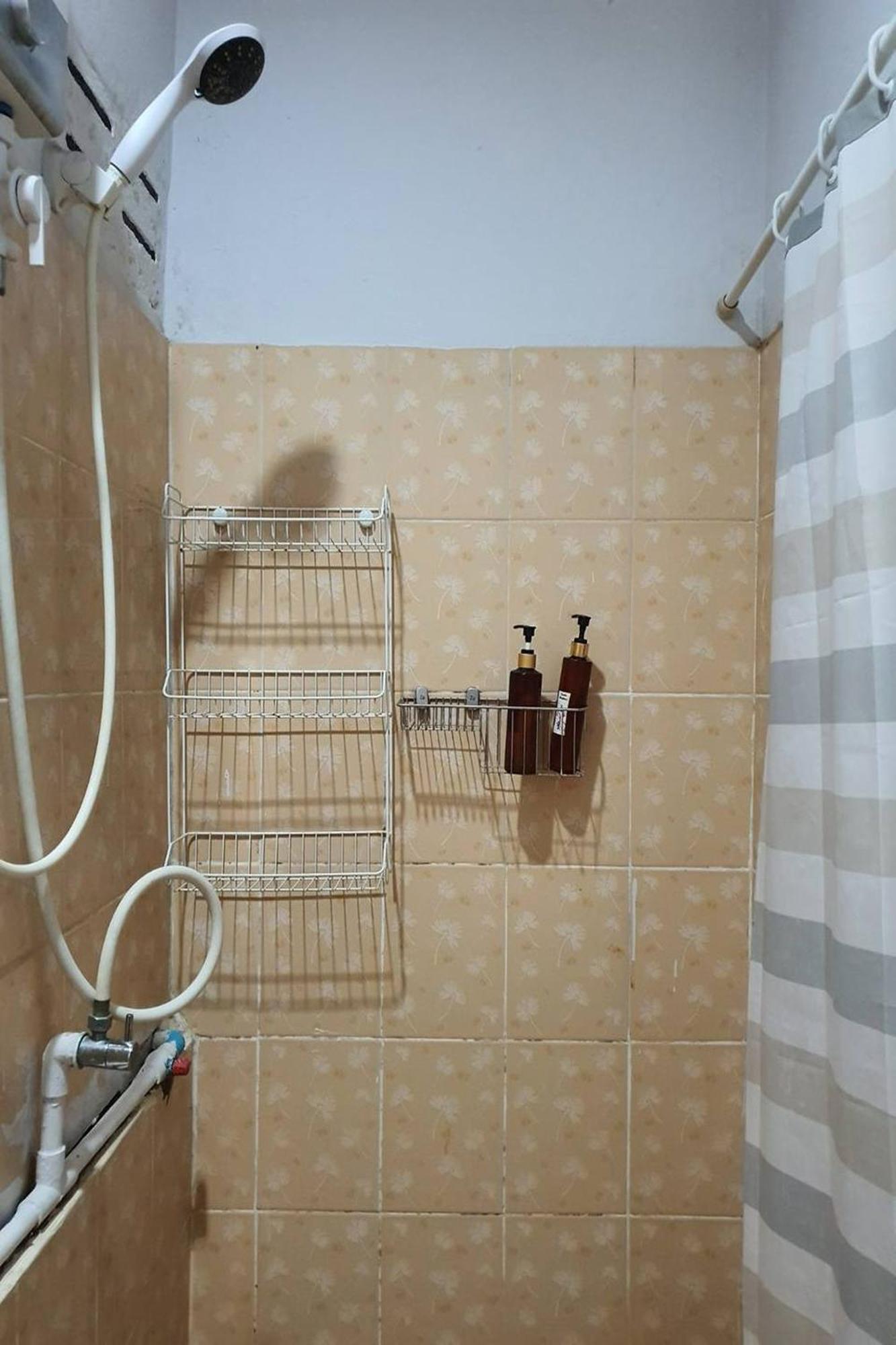 Freesia Saladaeng Silom Apartments กรุงเทพมหานคร ภายนอก รูปภาพ