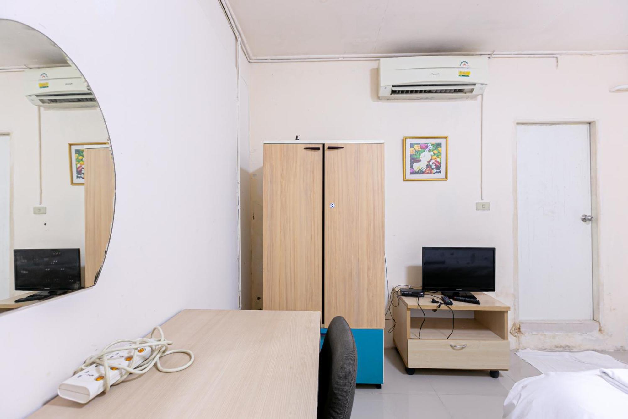 Freesia Saladaeng Silom Apartments กรุงเทพมหานคร ภายนอก รูปภาพ