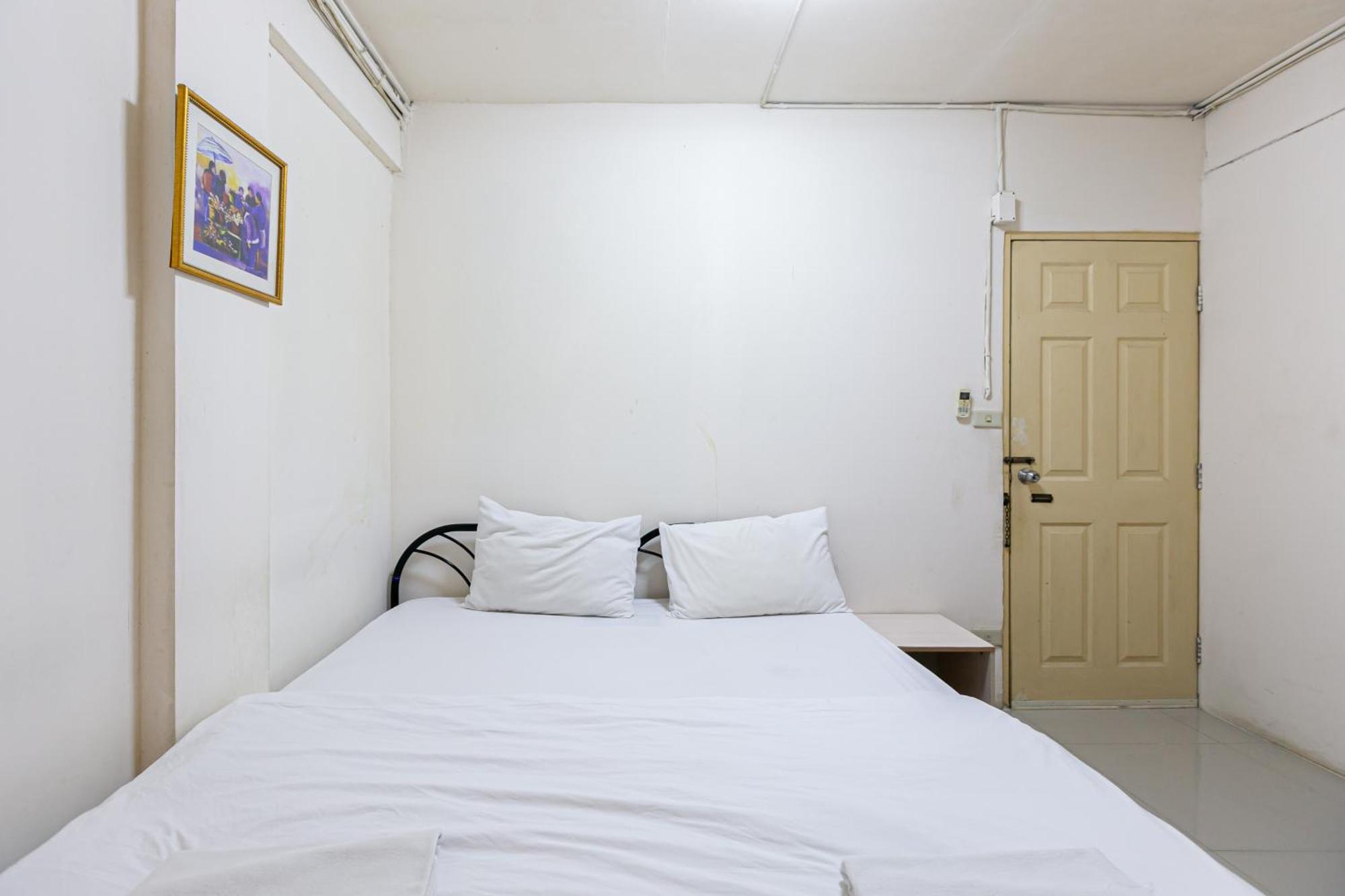 Freesia Saladaeng Silom Apartments กรุงเทพมหานคร ภายนอก รูปภาพ