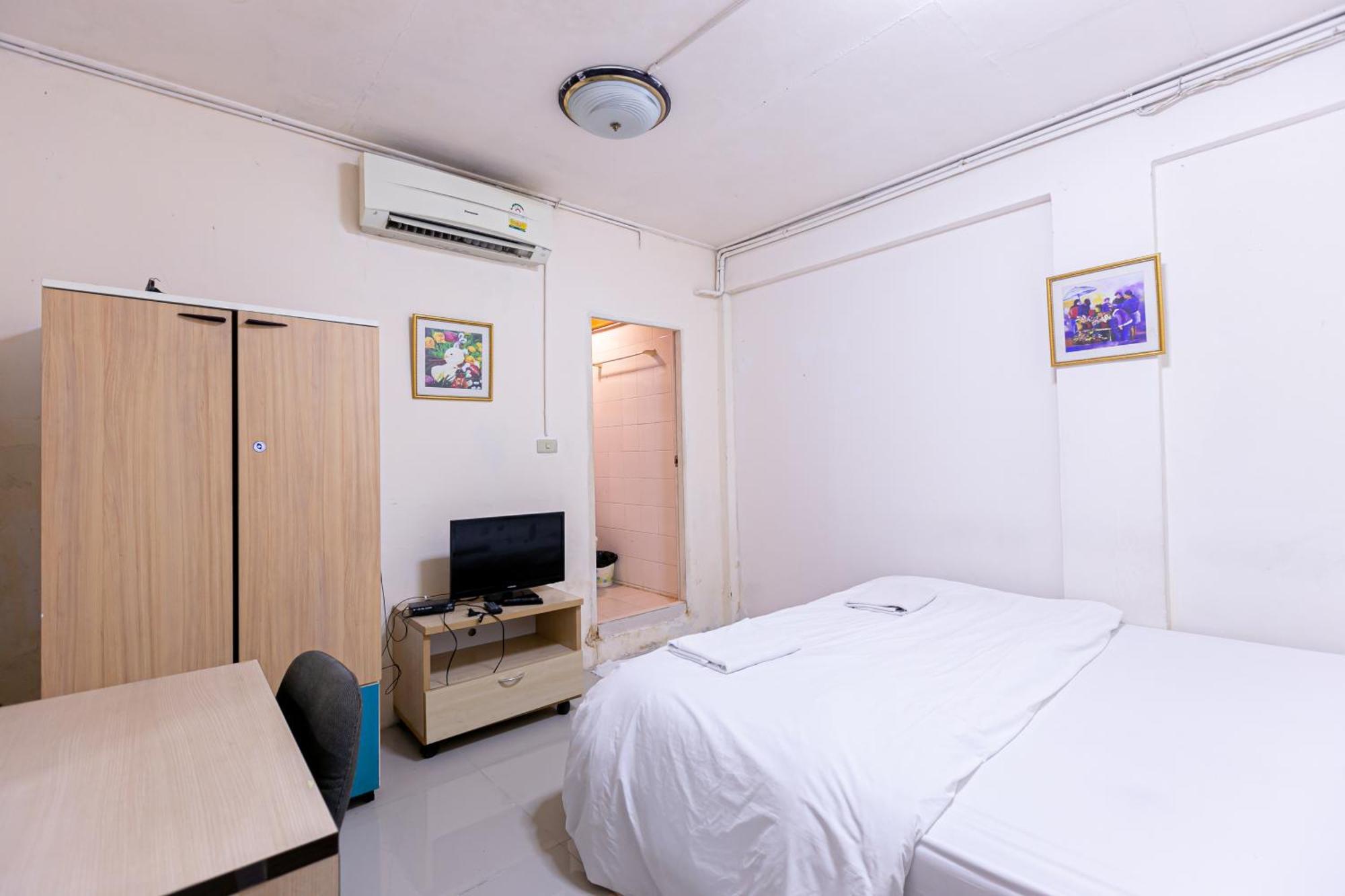 Freesia Saladaeng Silom Apartments กรุงเทพมหานคร ภายนอก รูปภาพ