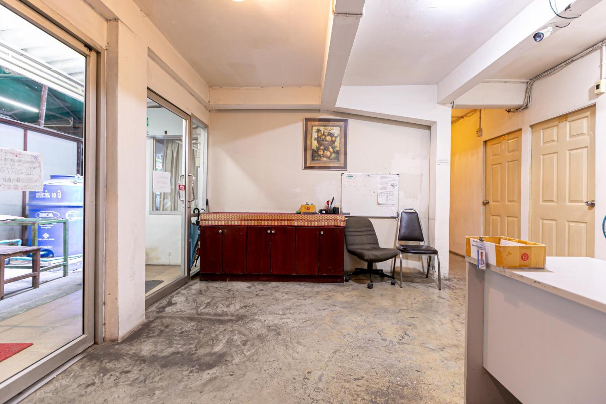 Freesia Saladaeng Silom Apartments กรุงเทพมหานคร ภายนอก รูปภาพ