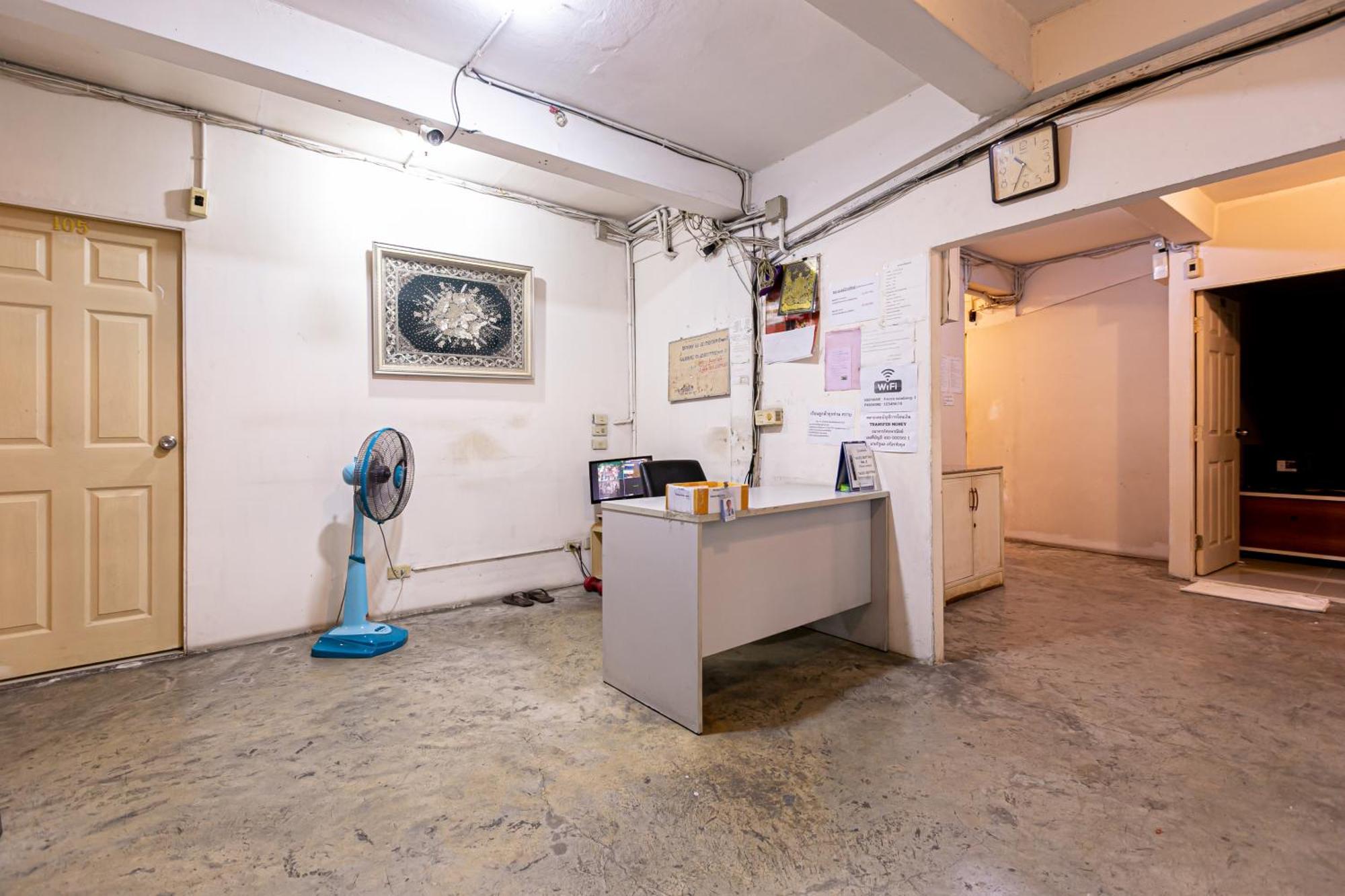 Freesia Saladaeng Silom Apartments กรุงเทพมหานคร ภายนอก รูปภาพ