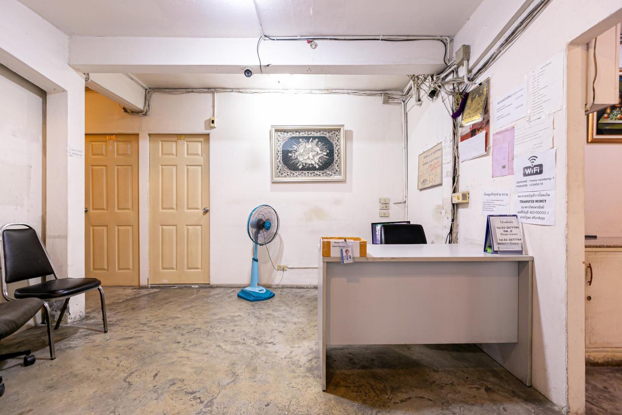 Freesia Saladaeng Silom Apartments กรุงเทพมหานคร ภายนอก รูปภาพ