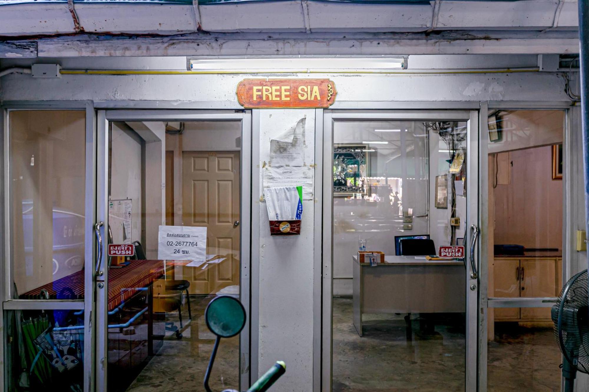 Freesia Saladaeng Silom Apartments กรุงเทพมหานคร ภายนอก รูปภาพ