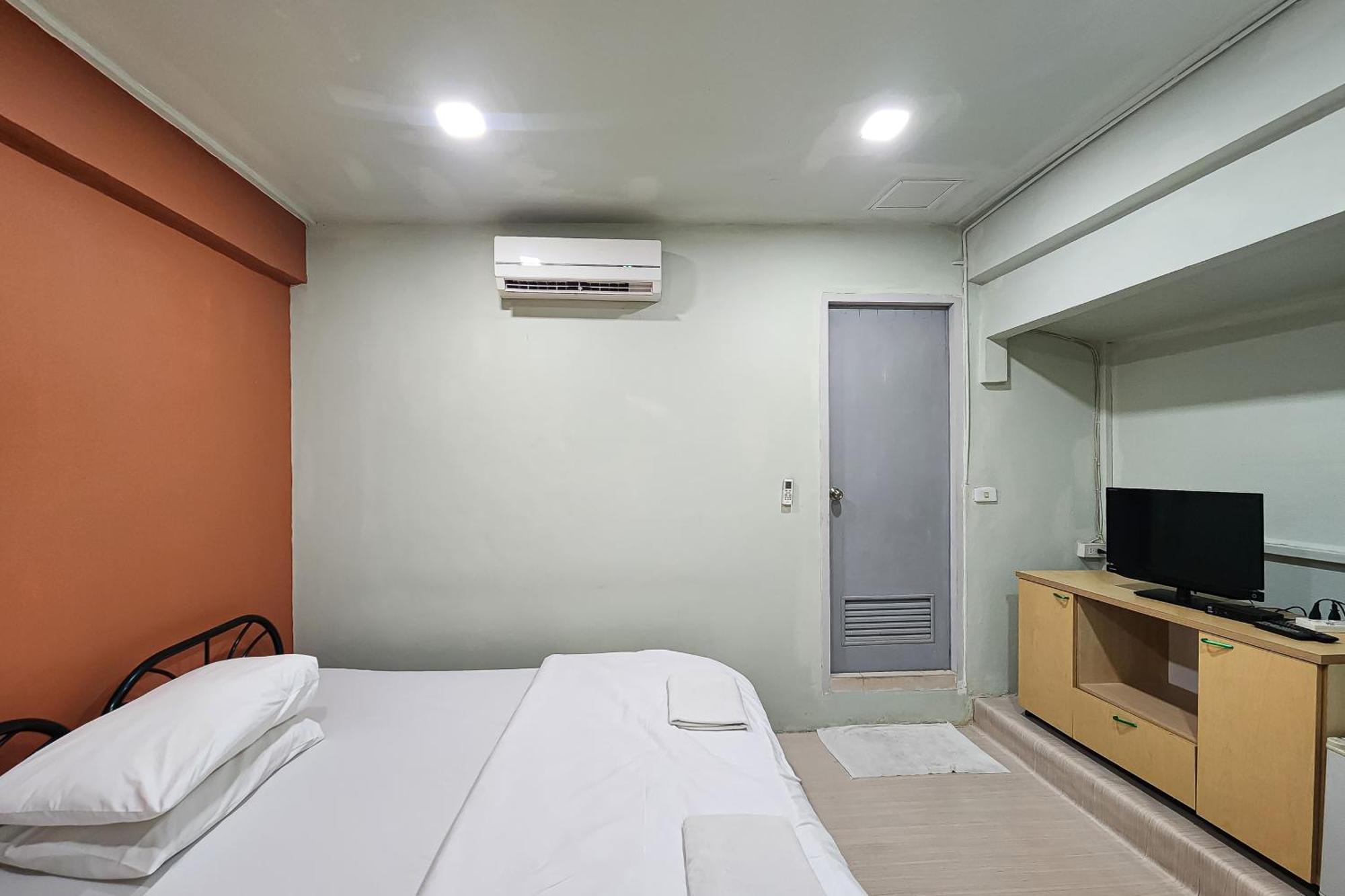 Freesia Saladaeng Silom Apartments กรุงเทพมหานคร ภายนอก รูปภาพ