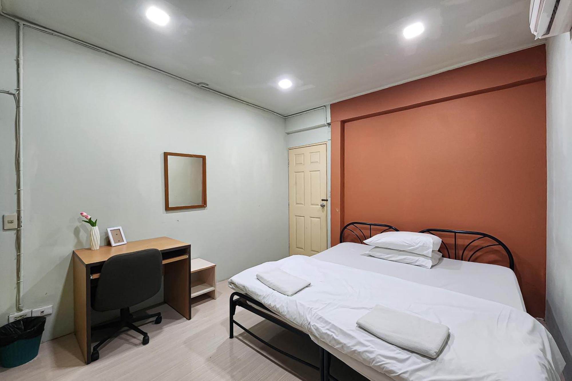 Freesia Saladaeng Silom Apartments กรุงเทพมหานคร ภายนอก รูปภาพ