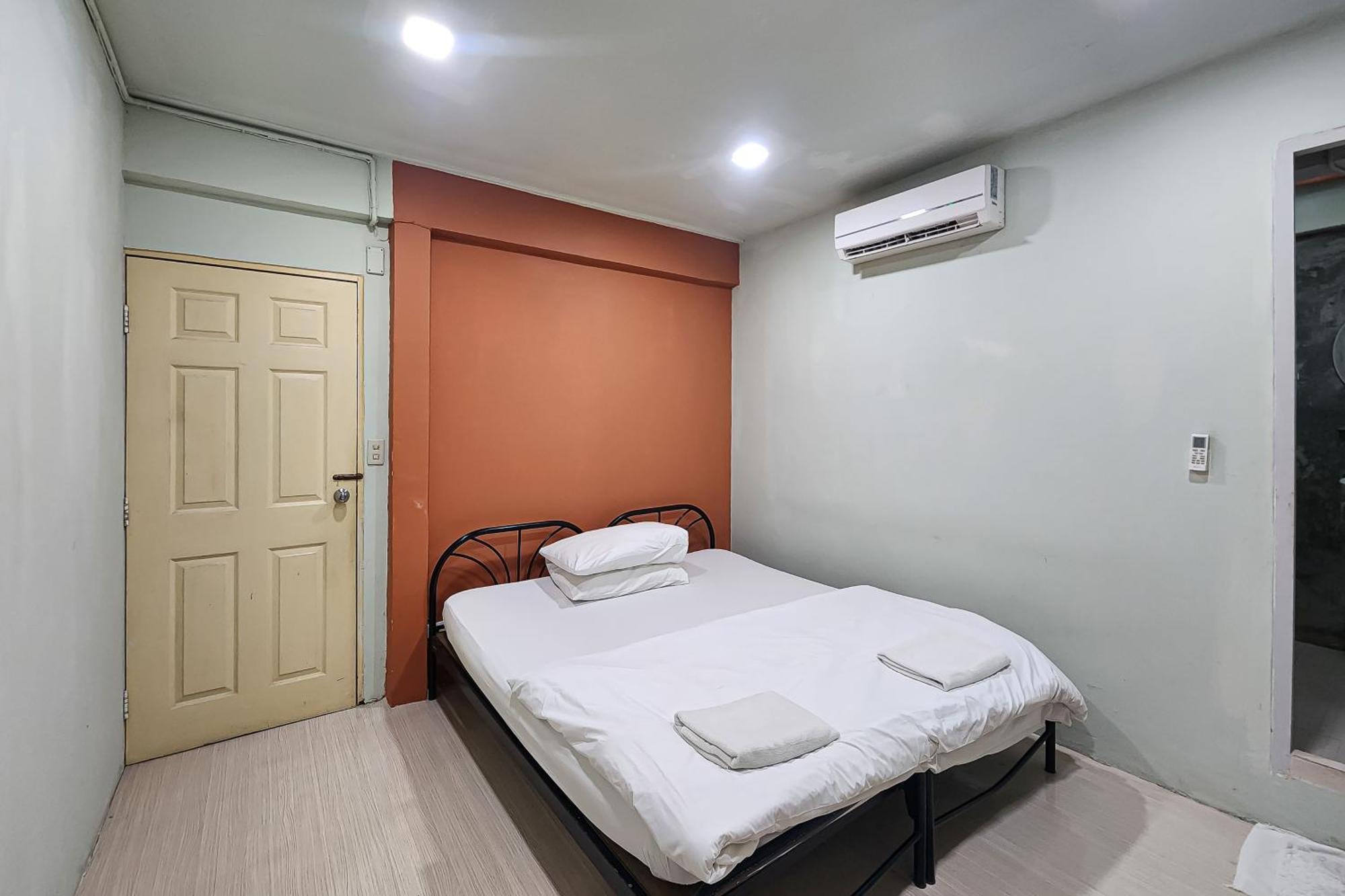 Freesia Saladaeng Silom Apartments กรุงเทพมหานคร ภายนอก รูปภาพ