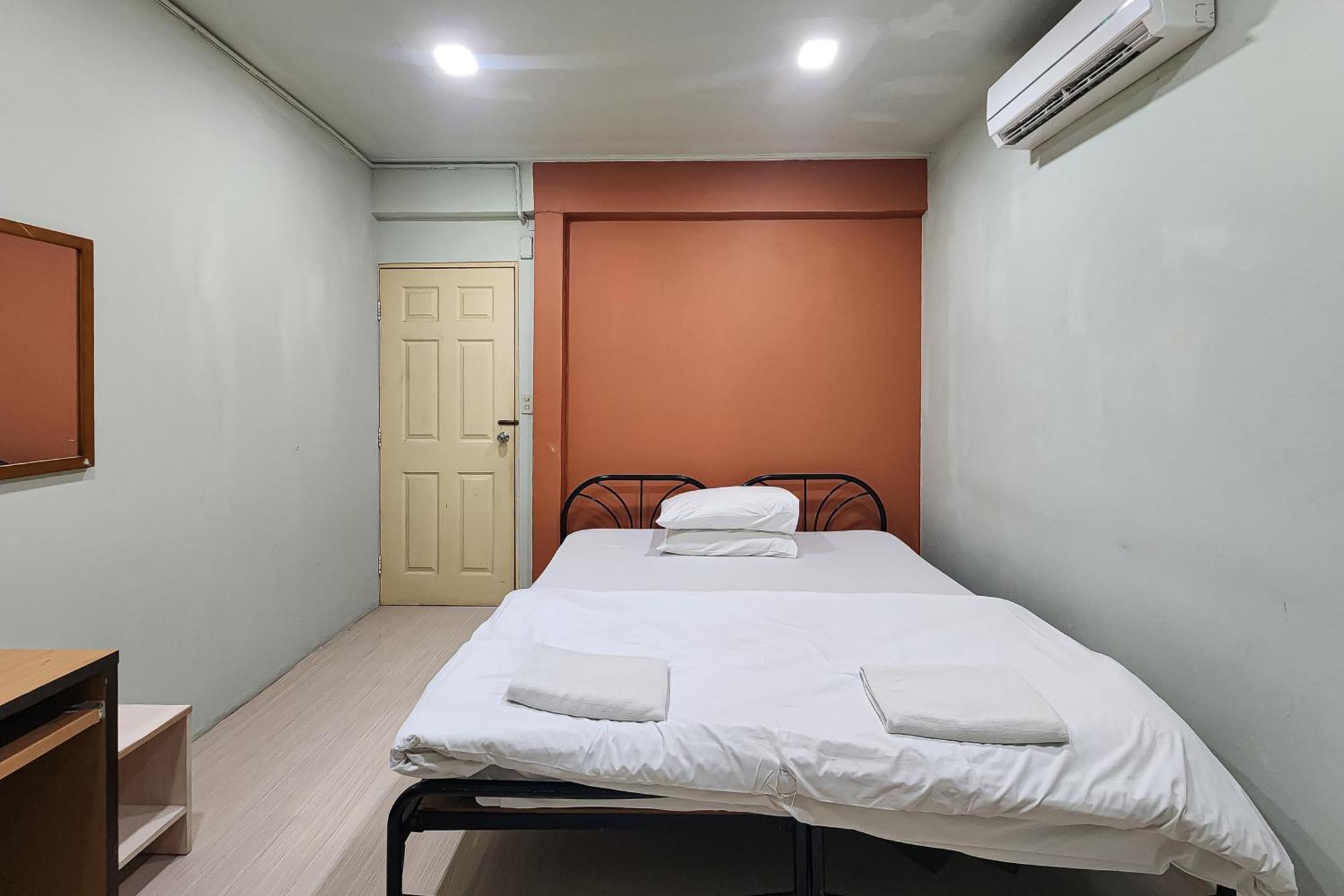 Freesia Saladaeng Silom Apartments กรุงเทพมหานคร ภายนอก รูปภาพ