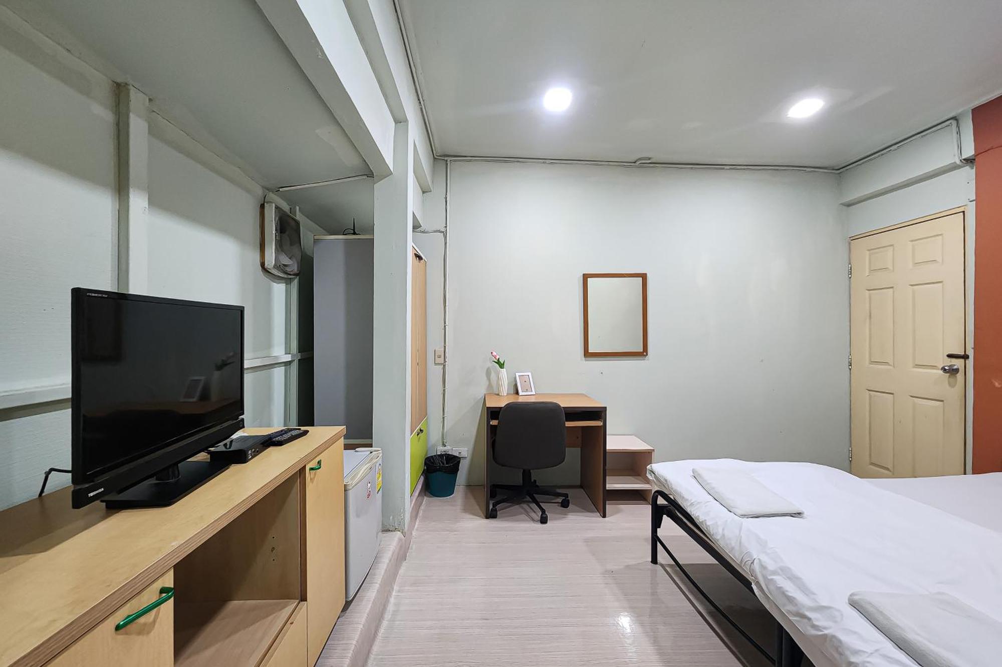 Freesia Saladaeng Silom Apartments กรุงเทพมหานคร ภายนอก รูปภาพ