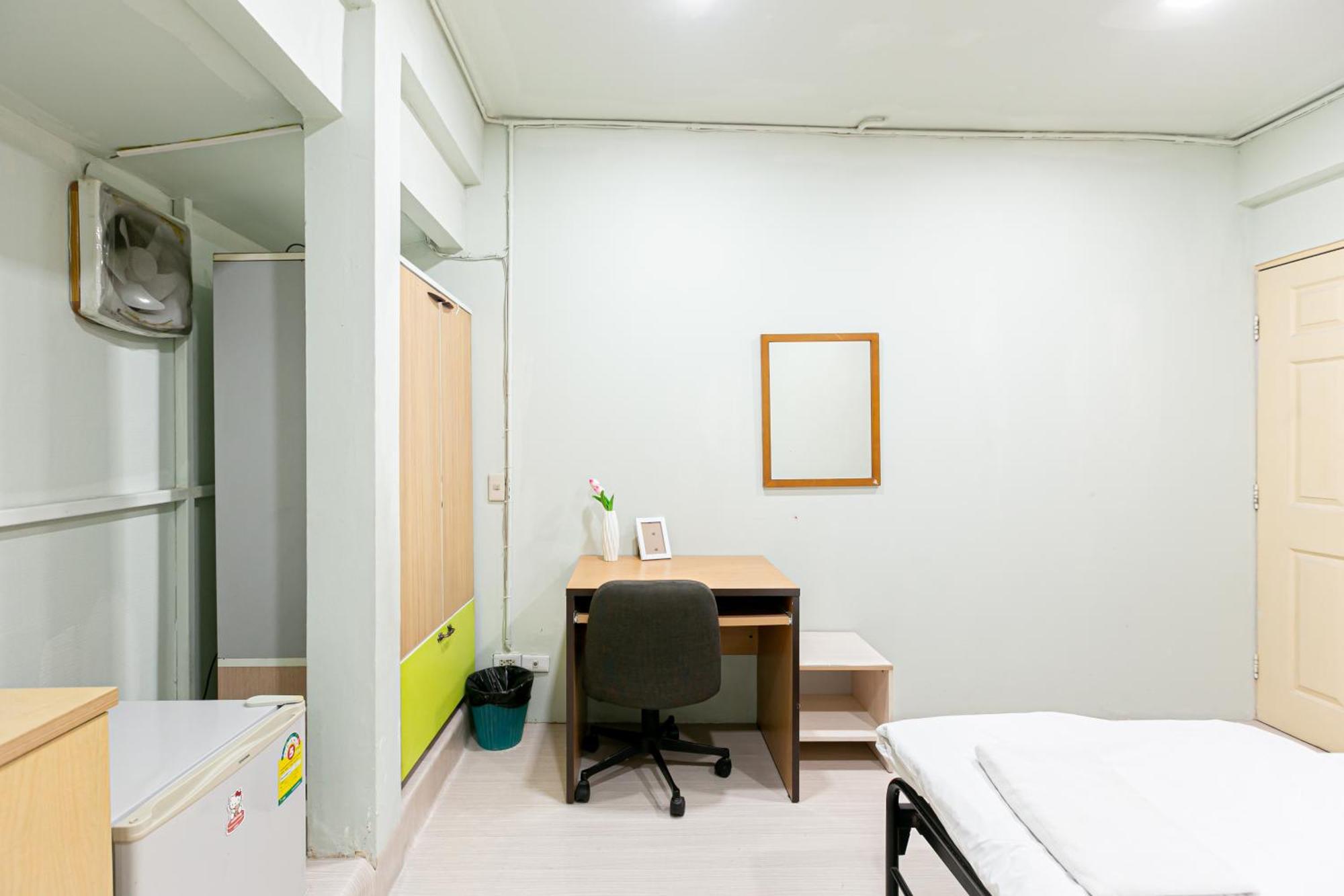 Freesia Saladaeng Silom Apartments กรุงเทพมหานคร ภายนอก รูปภาพ