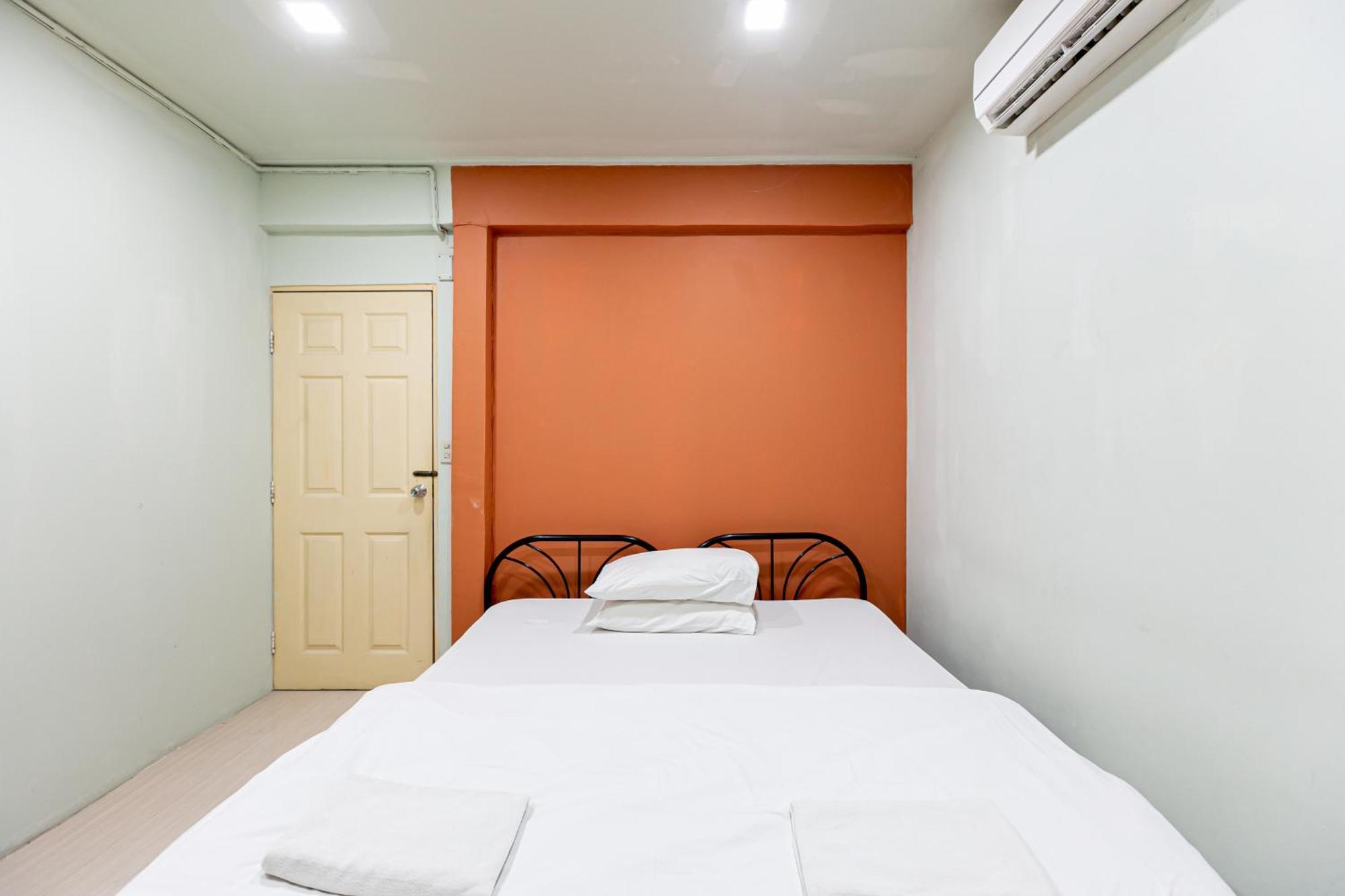 Freesia Saladaeng Silom Apartments กรุงเทพมหานคร ภายนอก รูปภาพ