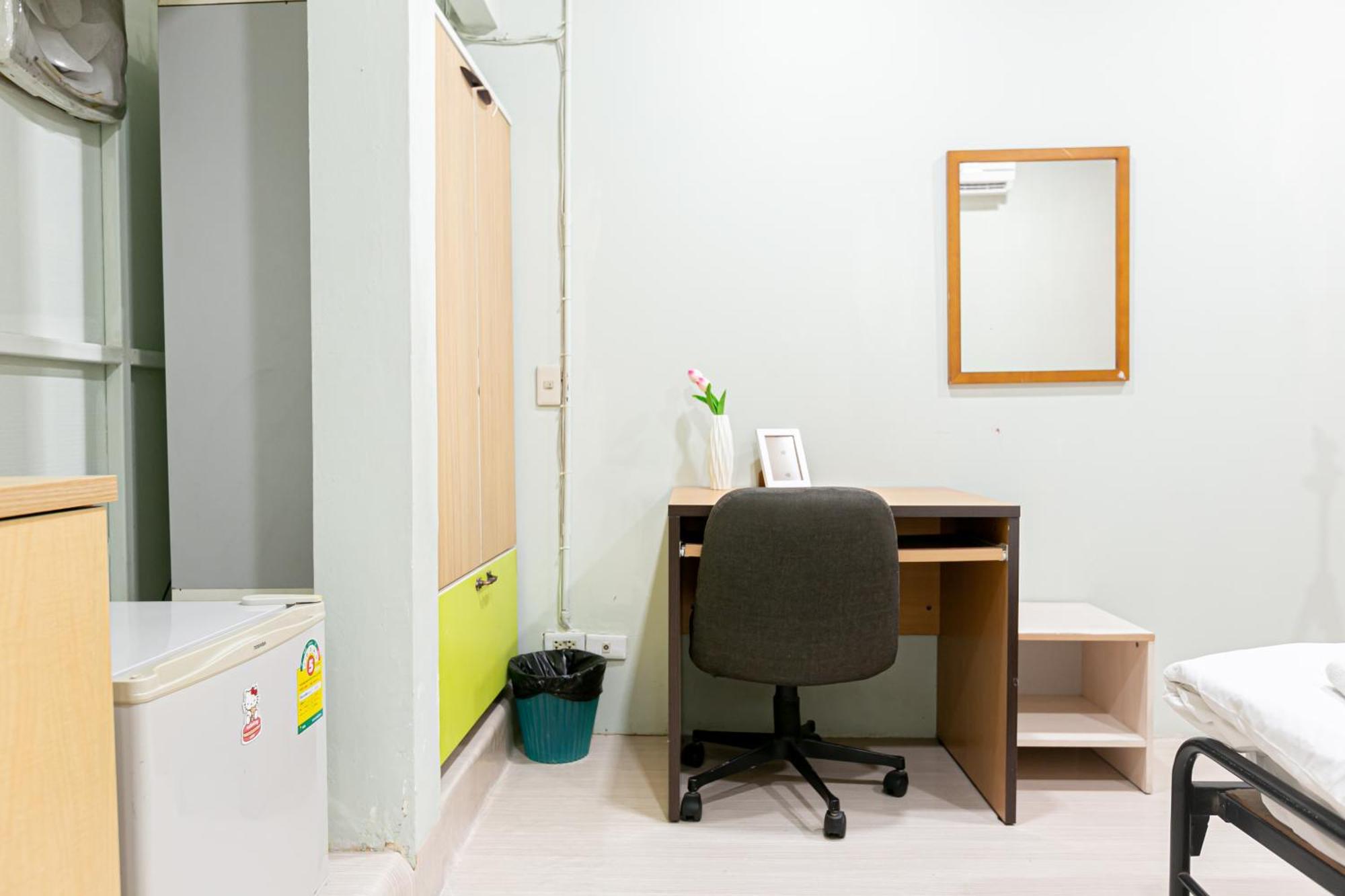 Freesia Saladaeng Silom Apartments กรุงเทพมหานคร ภายนอก รูปภาพ